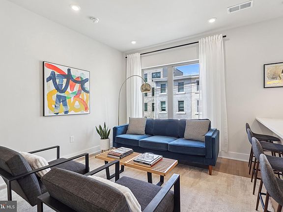 4th image of 3205 N 35th St #11