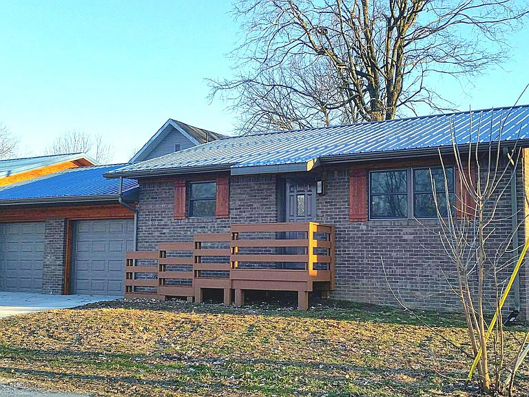 419 E Pine St — Photo 3
