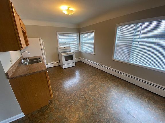 5th image of 223 W Washington Ave APT A