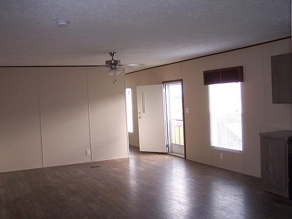 5th image of 2560 Green Acres Dr #1