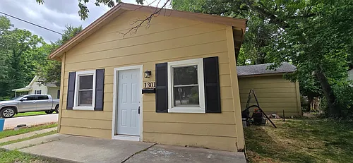 1301 N Rogers Ave Photo 1