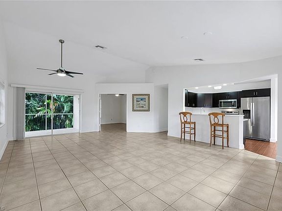 3rd image of 9624 CRESCENT GARDEN DR #201