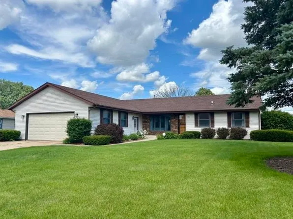 226 Beechwood Dr, Janesville, WI 53548