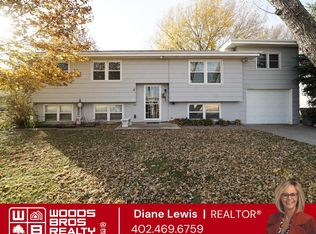 1206 10th Ave, Central City, NE 68826