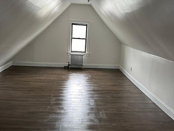 3rd image of 116 Sutter Ave #2