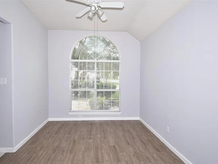 20703 Whitevine Way — Photo 4