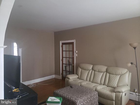 4th image of 1810 N 52nd St