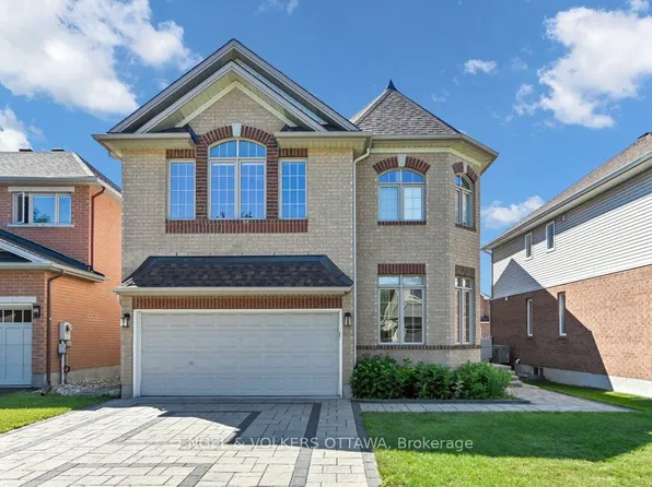 49 Grenwich Cir, Ottawa, ON K2C 4G1