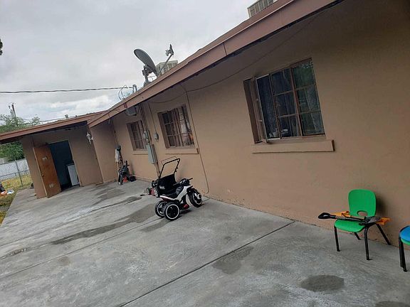 3rd image of 7516 Glardon Cir