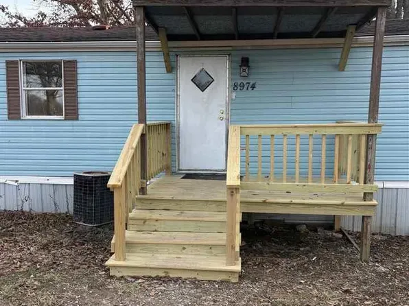 8974 N Shanklin Dr, Jasonville, IN 47438