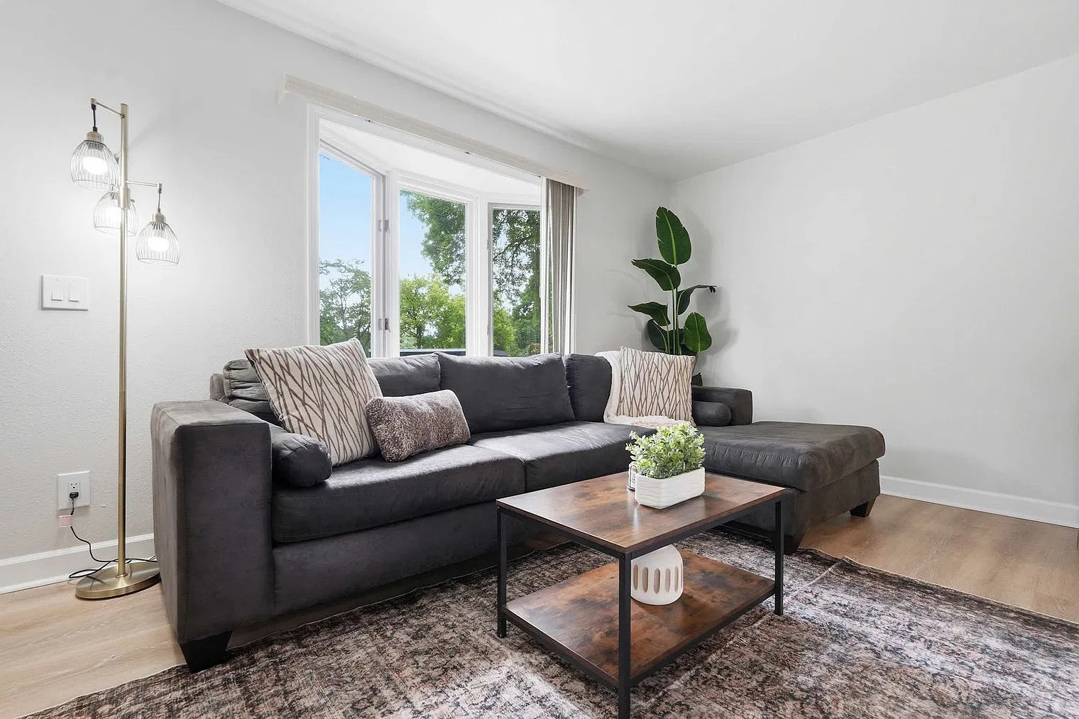 2 bed, 1.0 bath, 764 sqft, $3,159 — Photo 1
