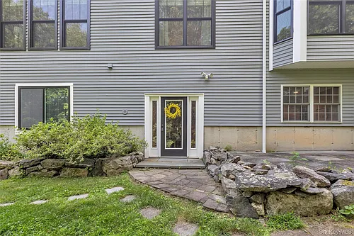 22 Lauro Ridge Ct #LOWER LEVEL Photo 1
