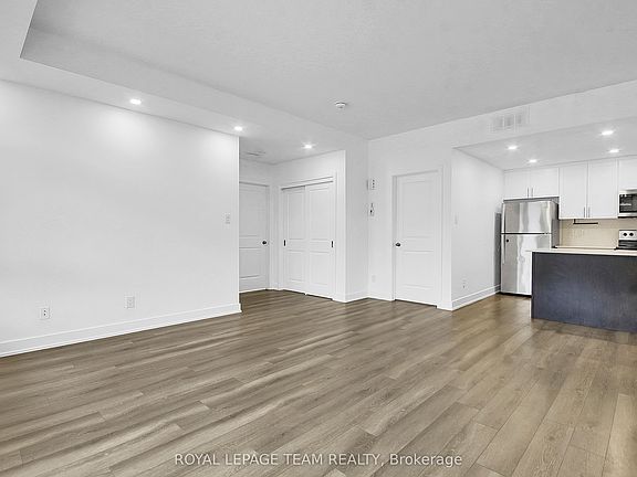 5th image of 320 A Tulum Cres #F