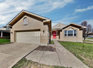 300 Water Ridge Ct, Maineville, OH 45039