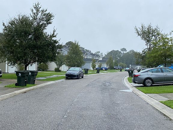 5th image of 1218 N University Dr