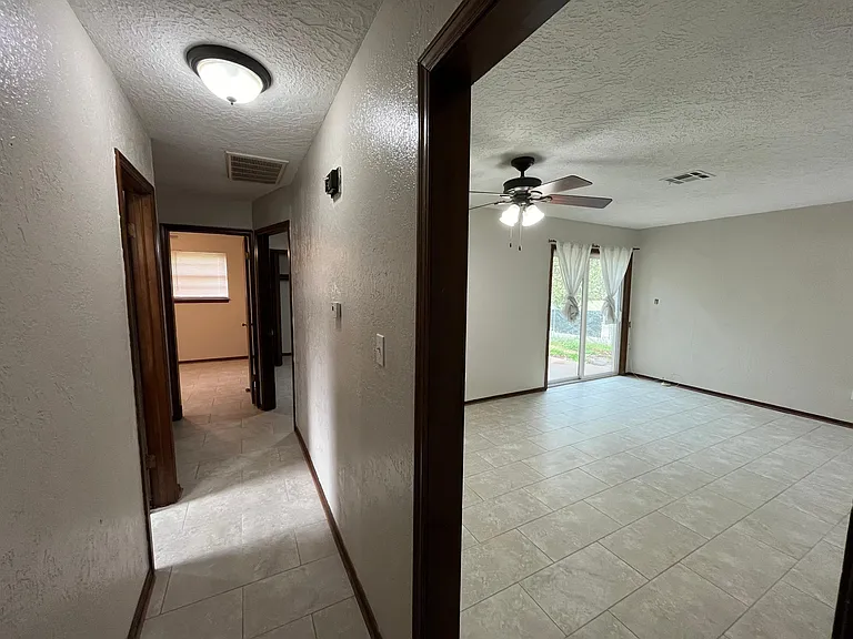 1505 Kingston Rd — Photo 17