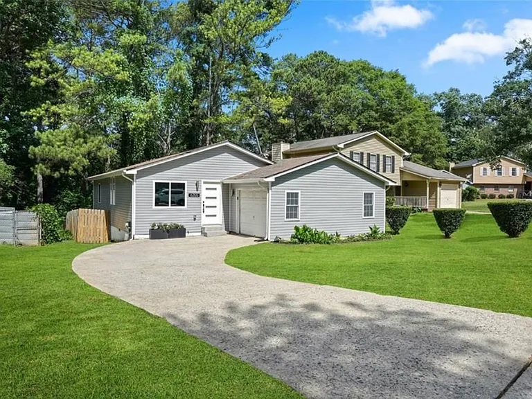 6355 Ascot Ln — Photo 17