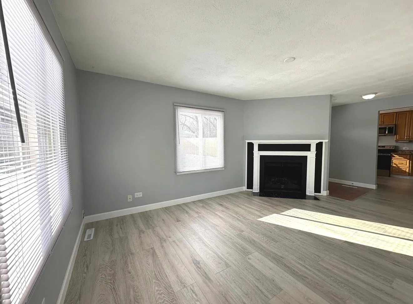 Beverly Ln, Streamwood — Photo 3