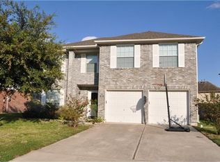 9214 Aberdeen Lake Dr, Houston, TX 77095
