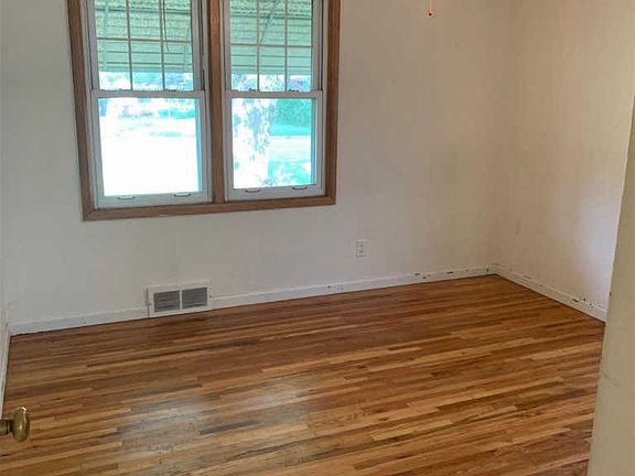 5th image of 1121 N Jefferson Ave
