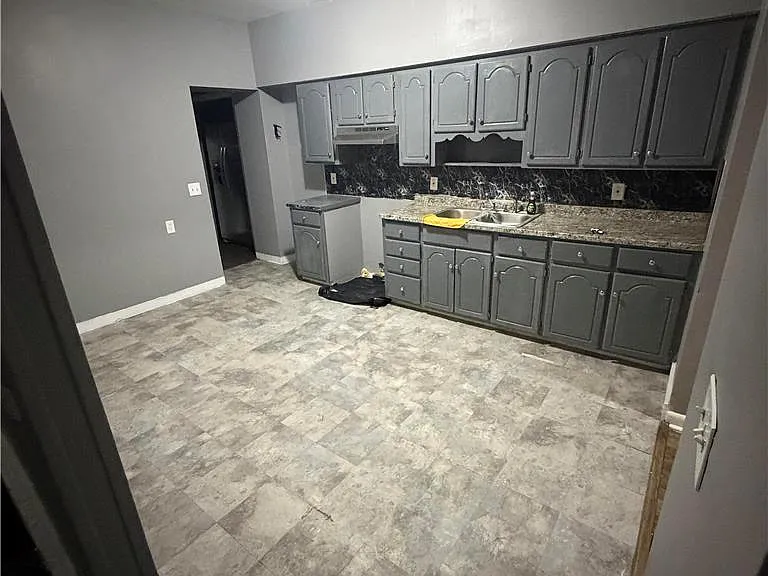 626 Oak St — Photo 9