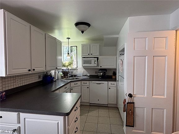 2nd image of 1109 S Belvoir Blvd