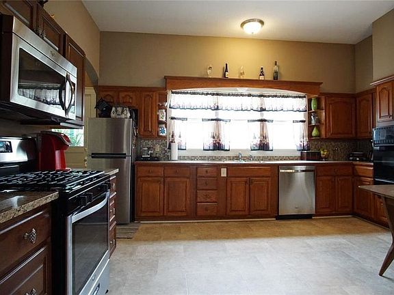 4th image of 2520 Sylvanie St