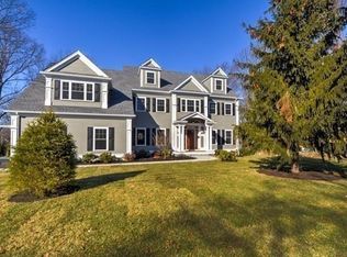 22 Centre St, Lexington, MA 02420