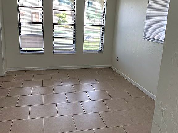 3rd image of 1140 SW 47th Ter #1142