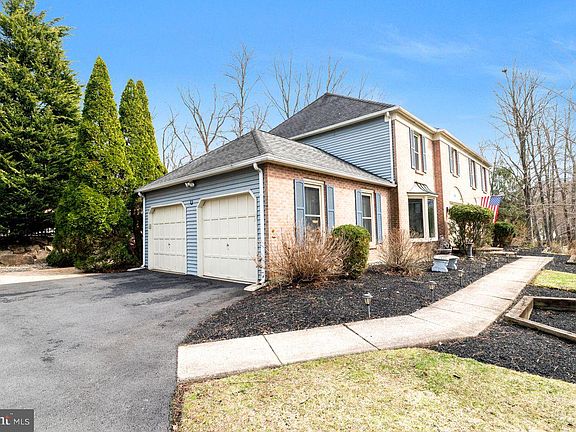 3rd image of 41 Lawrencia Dr