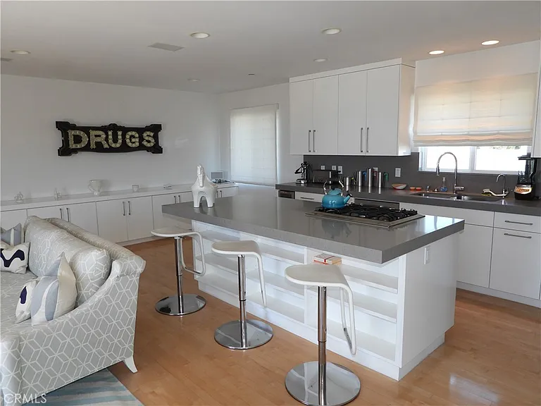 417 Marine Ave — Photo 7