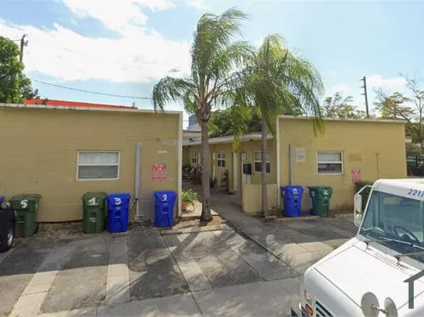 3094 SW 27th Ln APT 8, Miami, FL 33133