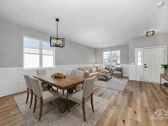 5th image of 733 S Mecosta Ln