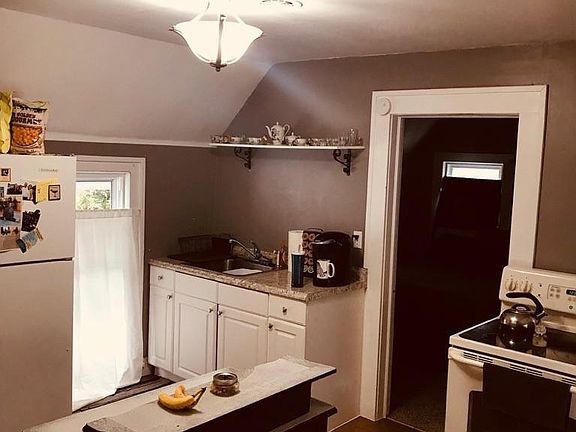 3rd image of 26 Hoag Ave
