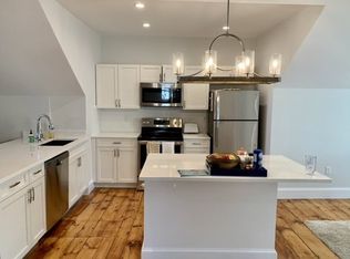 86 Washington St #2, Marblehead, MA 01945