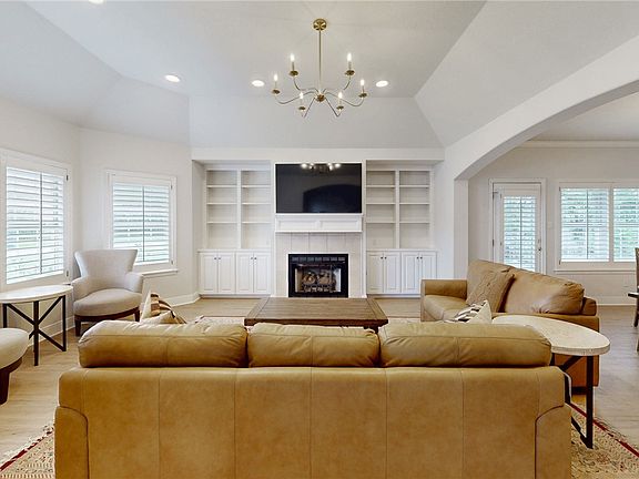 4th image of 922 Grand Oaks Cir