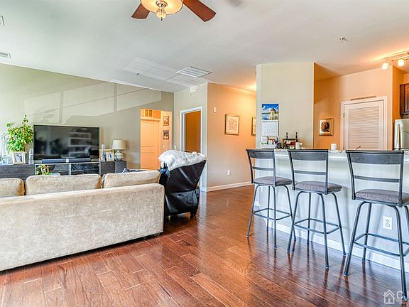 4th image of 123 Tower Blvd #123