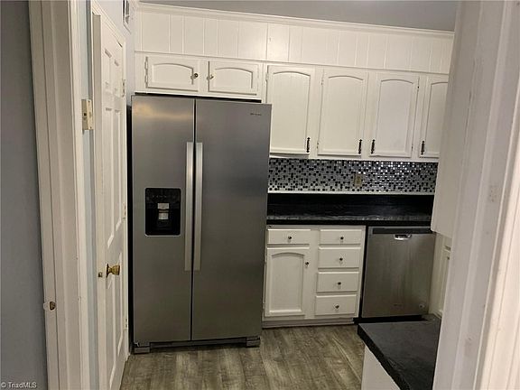 2nd image of 3212 A Regents Park Ln