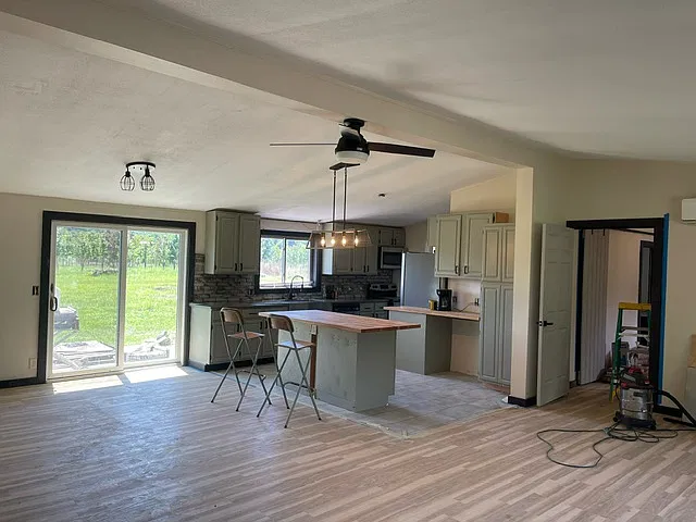 11745 Devereaux Rd — Photo 2