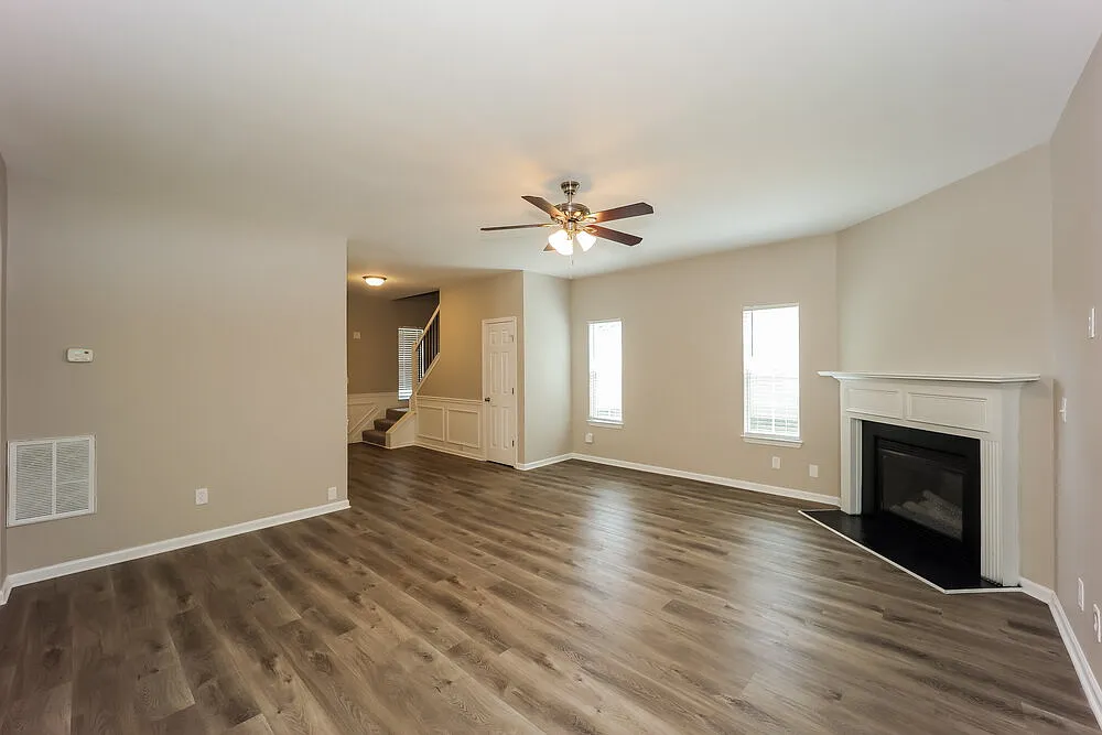 5 bed, 3.0 bath, 2672 sqft, $2,670 — Photo 4