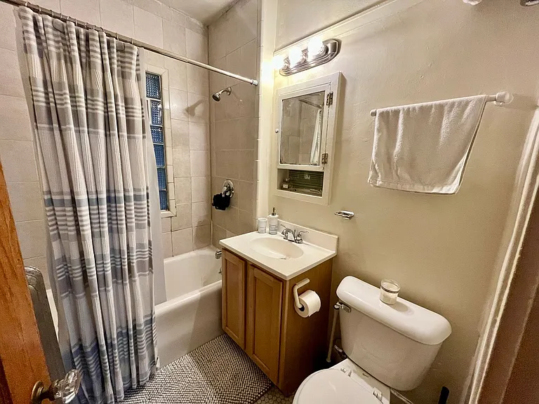 1714 E Beverly Rd — Photo 10