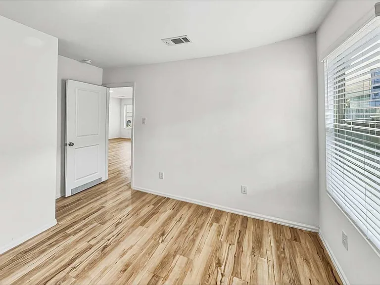 22259 Stoney Ravine Dr — Photo 12