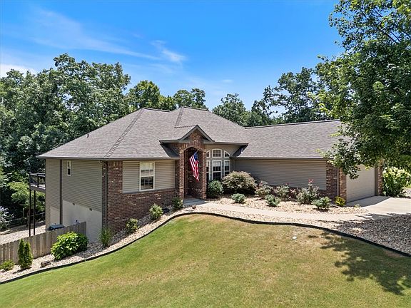 4th image of 4 Brougham Ln