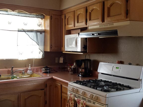 5th image of 709 N 5th St