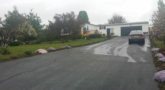 PAVED DRIVEWAY
