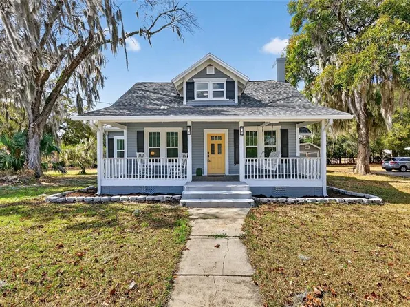 92 S Trowell Ave, Umatilla, FL 32784