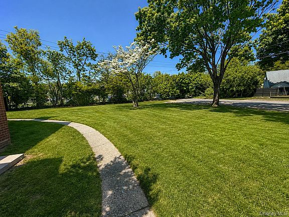 2nd image of 52 Hoffman Ln