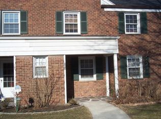 101 Robins Rd, New Rochelle, NY 10801