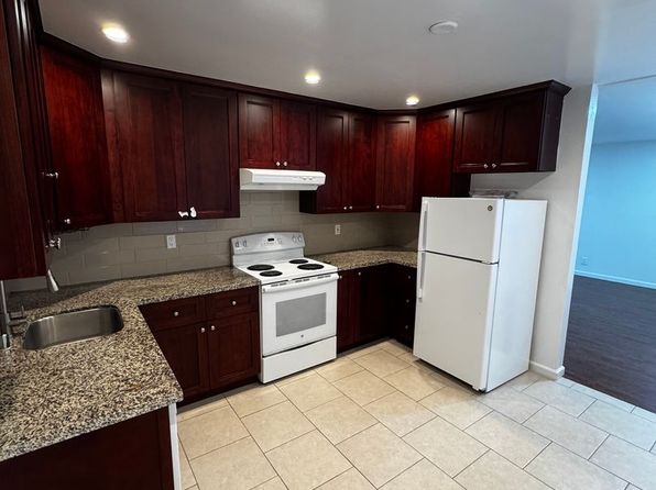 237 Pine Ave APT 2