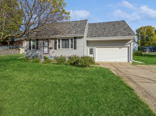 1211 Watrous Ave, Des Moines, IA 50315